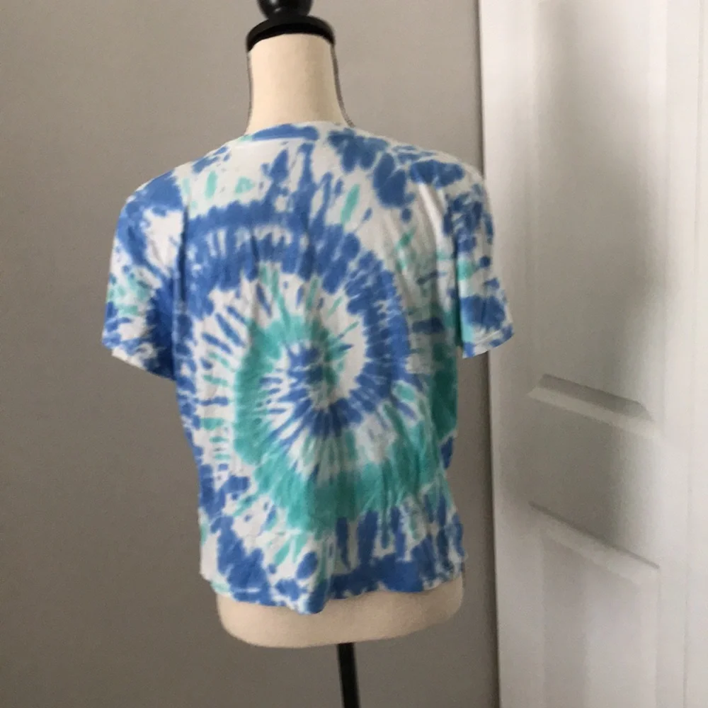 GAP/ AMERICAN EAGLE Women Bundle Of Three Tops | L